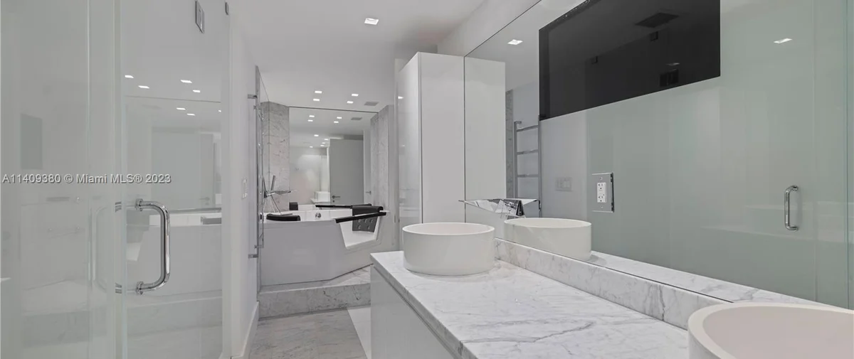 10155 Collins Ave Bal