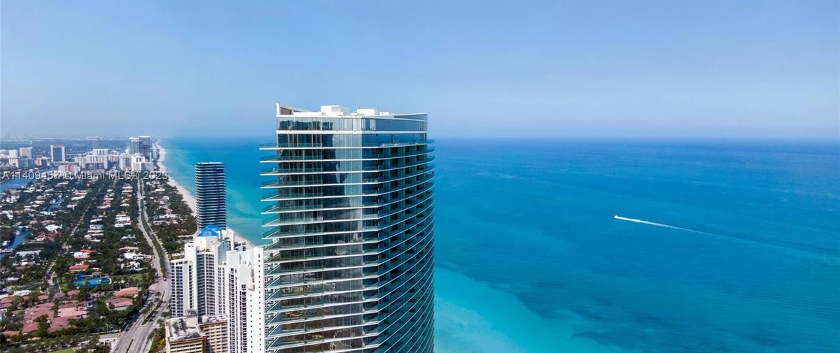 18975 Collins Ave