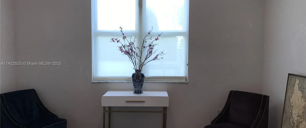 7900 & 7910 Harbor Island Dr