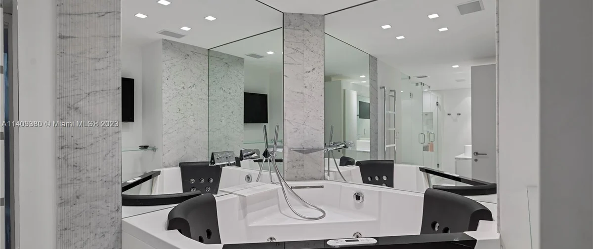 10155 Collins Ave Bal