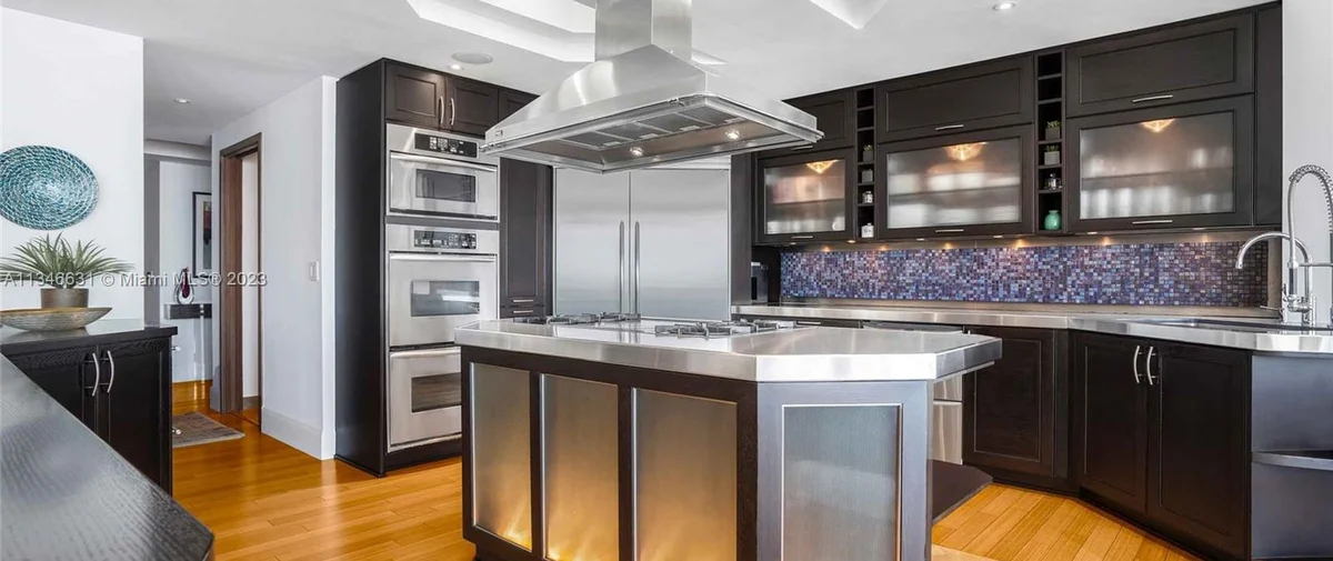 1660 S Bayshore Court