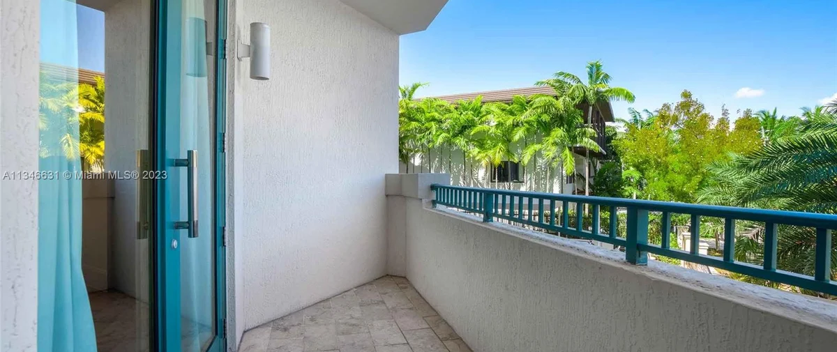 1660 S Bayshore Court