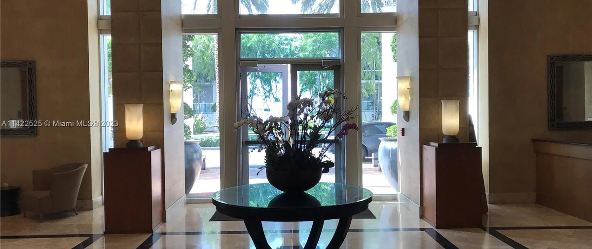 7900 & 7910 Harbor Island Dr