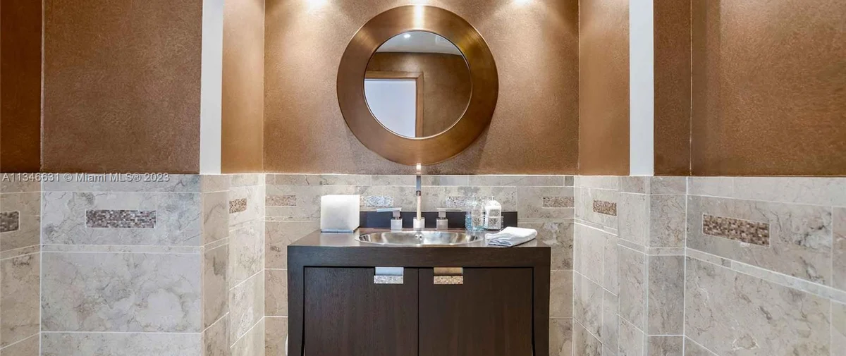 1660 S Bayshore Court