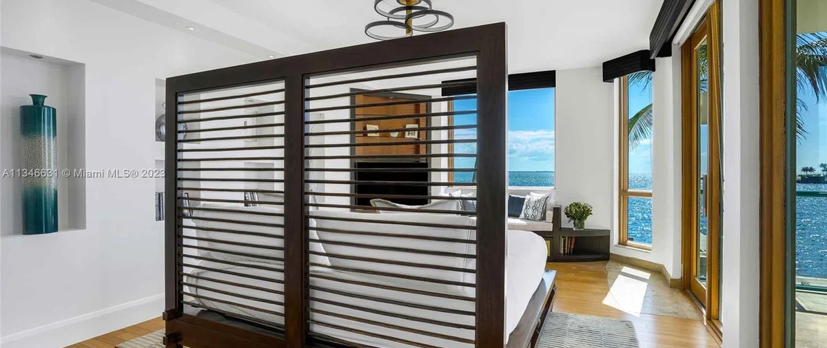 1660 S Bayshore Court