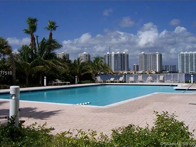 18100 N Bay Rd Sunny Isles Beach