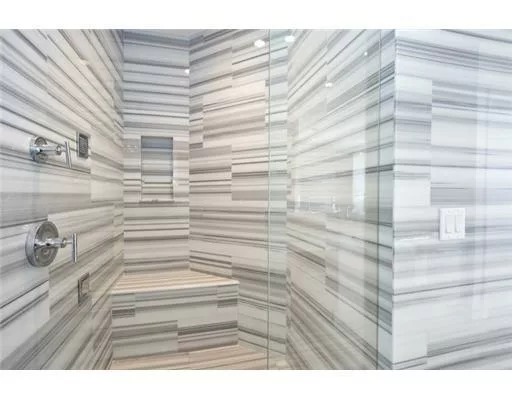 10 - 60 Edgewater Drive