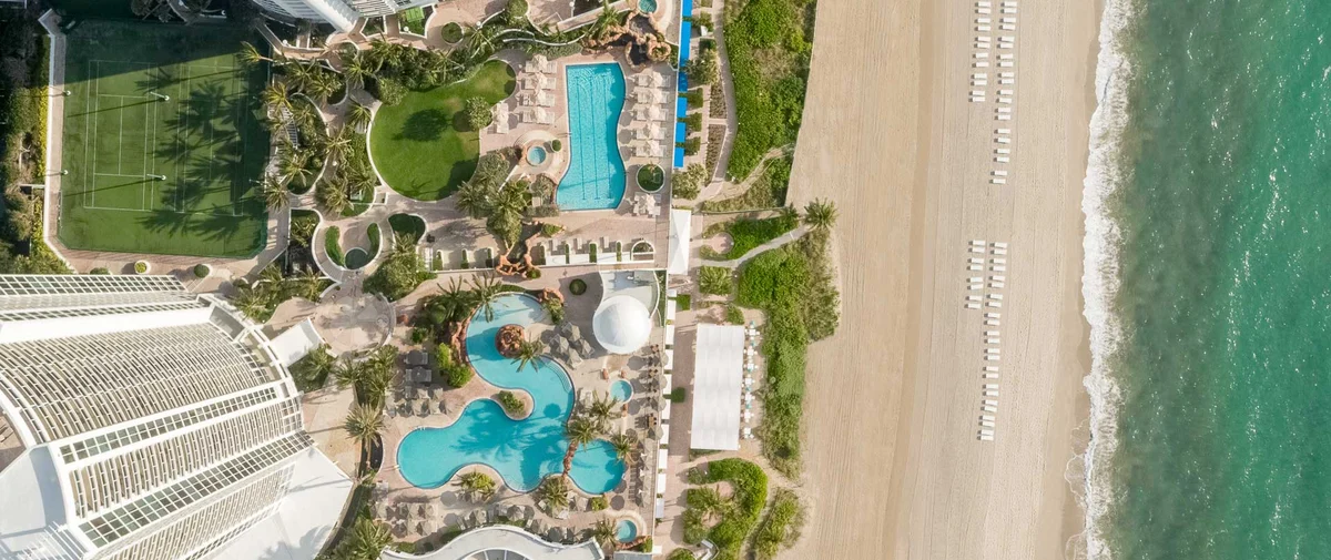 18001 Collins Avenue