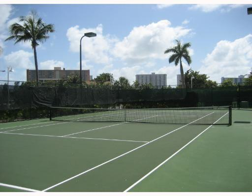 16400 - 16500 Collins Avenue