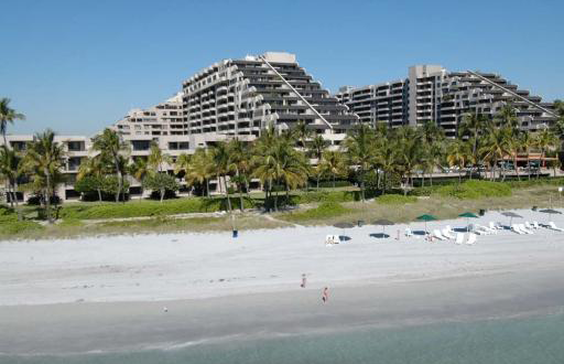 101 - 251 Crandon Blvd