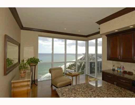 3100 - 3200 N Ocean Blvd