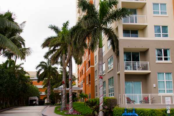 2000 - 2001 N Bayshore Drive