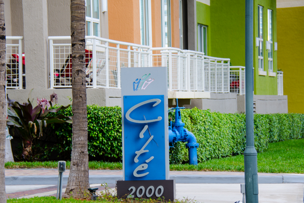 2000 - 2001 N Bayshore Drive