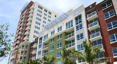 2000 - 2001 N Bayshore Drive