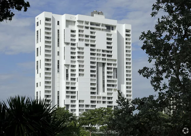 20225 + 20355 NE 34 Court