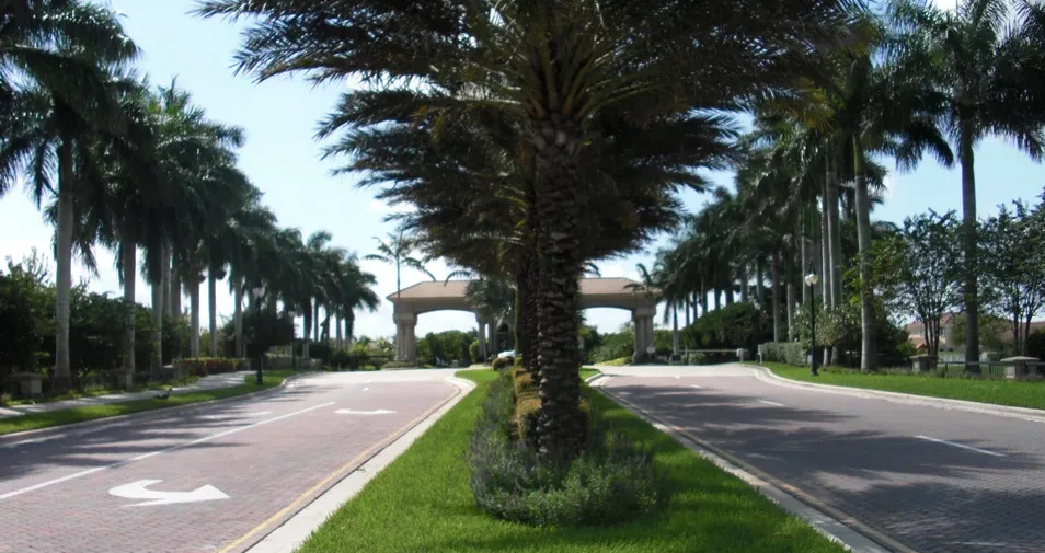 Isles of Weston Avenue