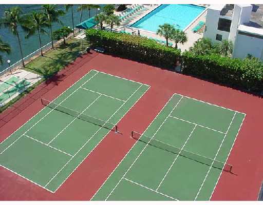 800 & 1000 Parkview Drive