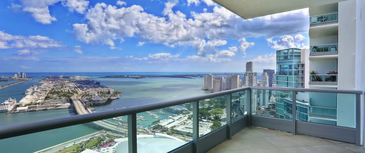 900 Biscayne Bay