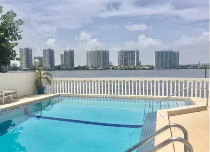 17900 N Bay Rd Sunny Isles Beach