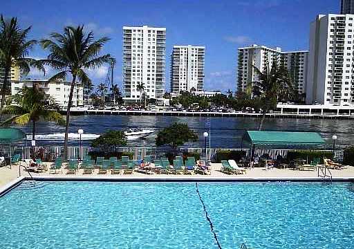 800 & 1000 Parkview Drive