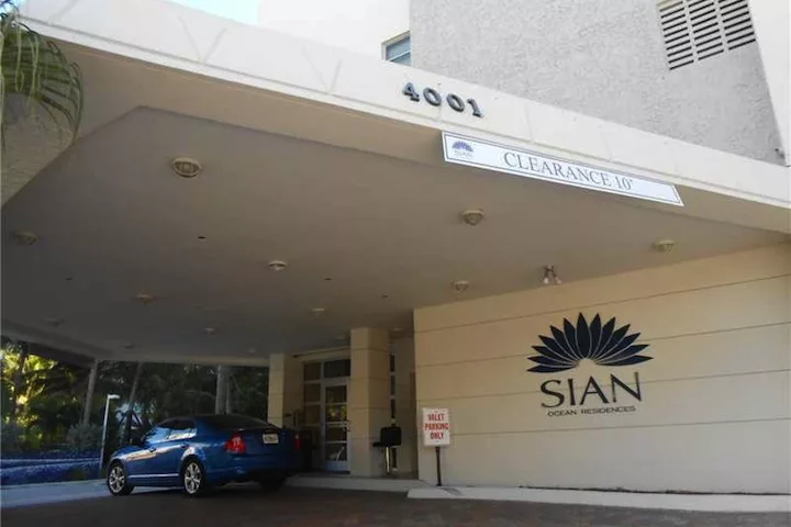 4001 S Ocean Dr