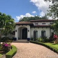 Casa a la venta en 381 Navarre Dr, Miami Springs FL 33166