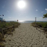 Casa a la venta en 9181 Abbott Ave, Surfside FL 33154