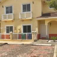 Casa a la venta en 17801 NW 74th Ct # 0, Hialeah FL 33015