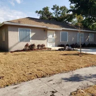 Casa a la venta en 4855 NW 191st St, Miami Gardens FL 33055
