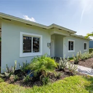 Casa a la venta en 911 NE 155th St, North Miami Beach FL 33162