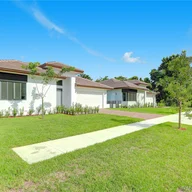 Casa a la venta en 1550 SW 89 Ct, Miami FL 33174