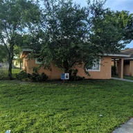 Casa a la venta en 20800 NW 41st Ave Rd, Miami Gardens FL 33055