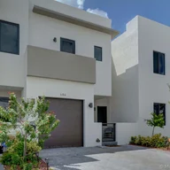 Casa a la venta en 484 SW 91st Pl # 0, Miami FL 33174