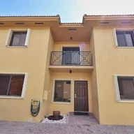 Apartamento a la venta en 11115 W Okeechobee Rd # 129, Hialeah Gardens FL 33018