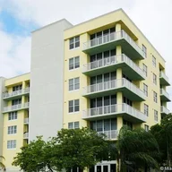 Apartamento a la venta en 1350 NW 8th Ct # 3, Miami FL 33136