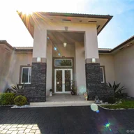 Casa a la venta en 9722 NW 131st St, Hialeah Gardens FL 33018