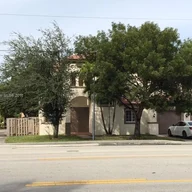 Casa a la venta en 704 NW 127th Ave, Miami FL 33182