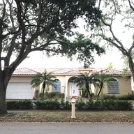 Casa a la venta en 7943 NW 163rd Ter, Miami Lakes FL 33016