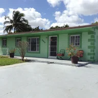 Casa a la venta en 20424 NW 43rd Pl, Miami Gardens FL 33055