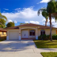 Casa a la venta en 3816 NW 201st Ter, Miami Gardens FL 33055