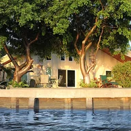 Casa a la venta en 7810 Miami View Dr, North Bay Village FL 33141