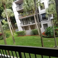 Apartamento a la venta en 8820 SW 132nd Pl, Miami FL 33186