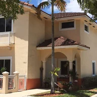Casa a la venta en 7331 NW 179th St # 7331, Miami Gardens FL 33015