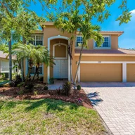 Casa a la venta en 1587 NW 168th Ave, Pembroke Pines FL 33028