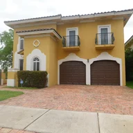 Casa a la venta en 15681 SW 13th Ter, Miami FL 33194