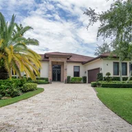 Casa a la venta en 14205 SW 81 Ave, Palmetto Bay FL 33158