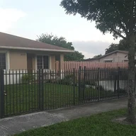 Casa a la venta en 4410 NW 203rd Ter, Miami Gardens FL 33055