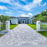 Casa a la venta en 231 NW 124th Ave, Miami FL 33182