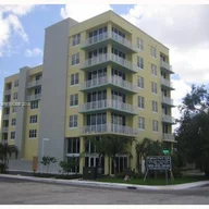 Apartamento a la venta en 1350 NW 8th Ct # A4, Miami FL 33136