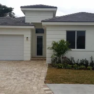 Casa a la venta en 721 NW 127th Pl, Miami FL 33182